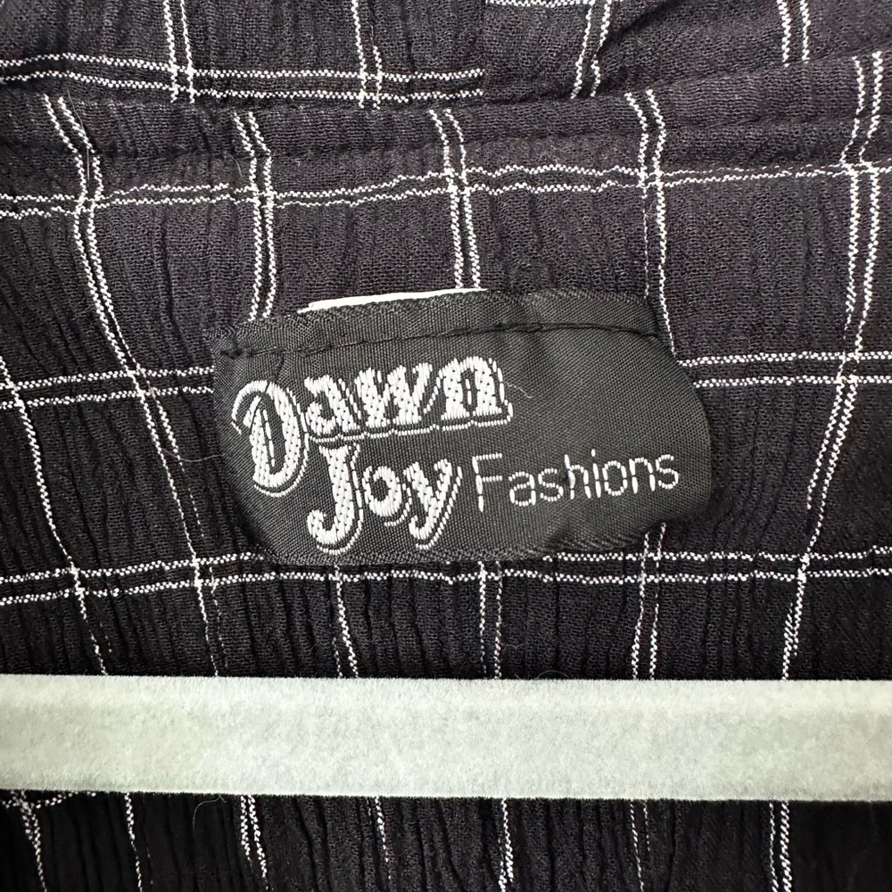 Dawn Joy Vintage 90s button Down Blouse - Picture 3 of 4